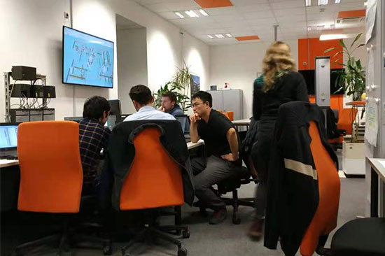 1725412088509191.jpg 南非奔馳VC調試_德國廣州